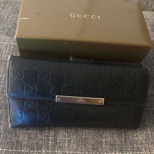 Authentic Gucci wallet